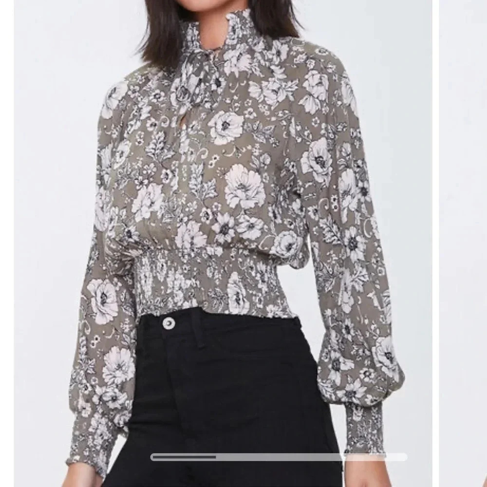 NWOT Forever 21 Floral Print Peasant-Sleeve Top